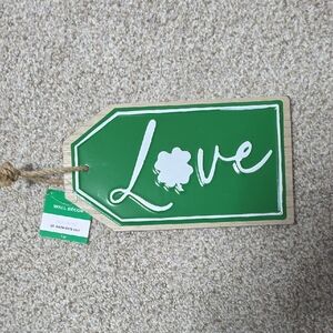 Ashland Green and White Love Sign